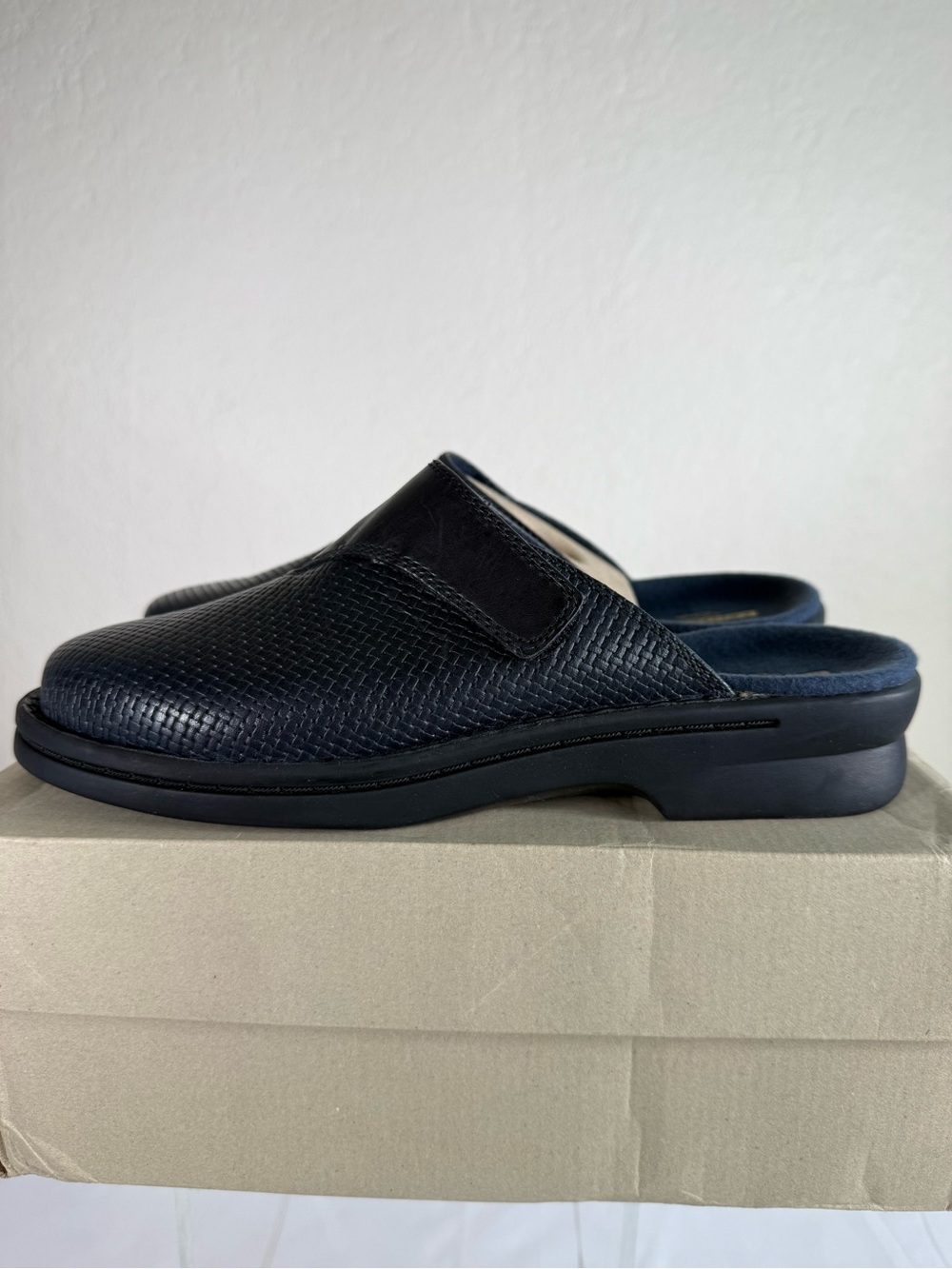 NEW Clarks Collection Patty Tayna Leather Basket Weave Mules Clogs Shoes 8.5 - Picture 8 of 14